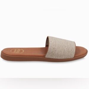 ANDRE ASSOUS Paloma Sandals NWOT